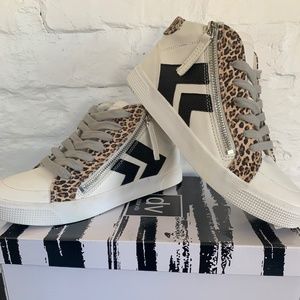 Dolce Vita Sneakers 7.5